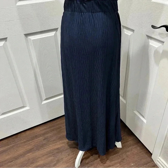 Est. 1946 NWOT polyester pull on elastic waist maxi skirt - Picture 3 of 10
